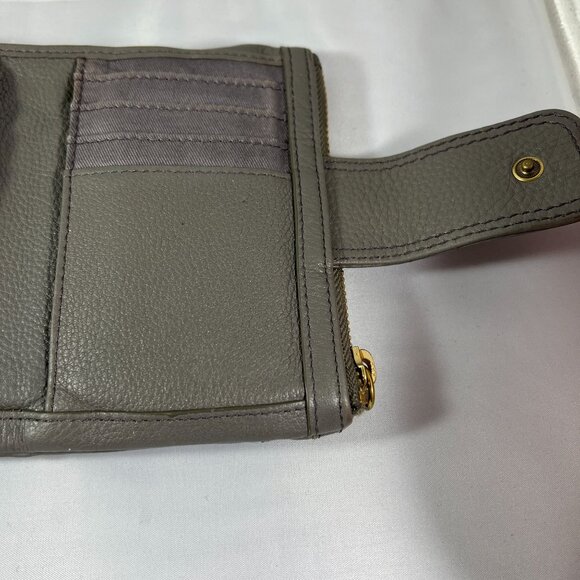 Fossil Gray Leather Wallet With Gold Accents & Multiple Card Slots - Picture 5 of 8